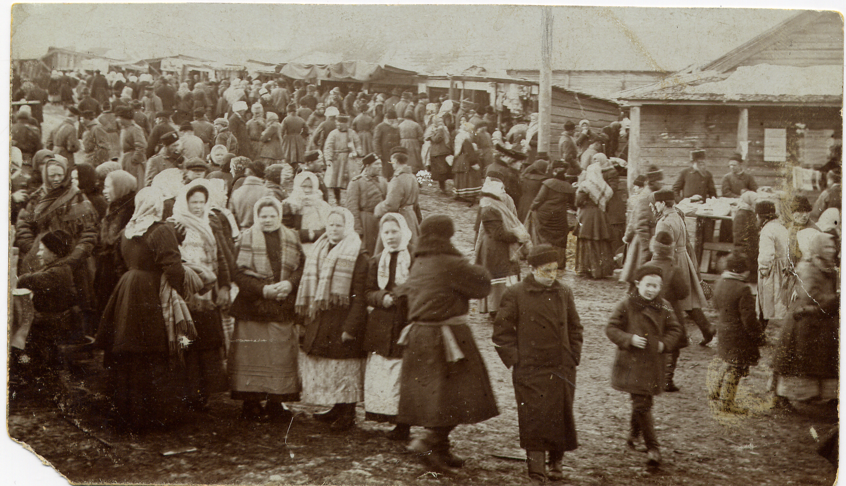 Карточка почтовая «Алексеевская ярмарка. г. Белозерск», начало ХХ в.