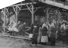 Комсомольские гуляния в Городском саду в духов день в 1928 г.