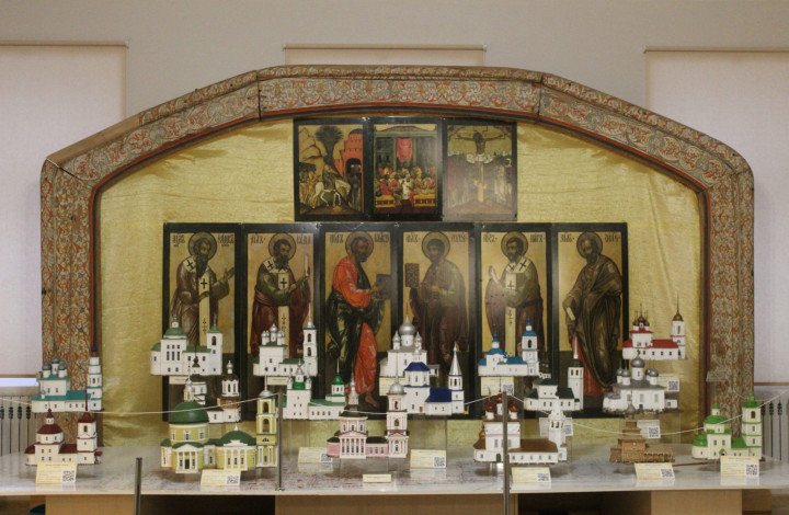 макеты белозерских храмов в музее «Белозерск исторический»